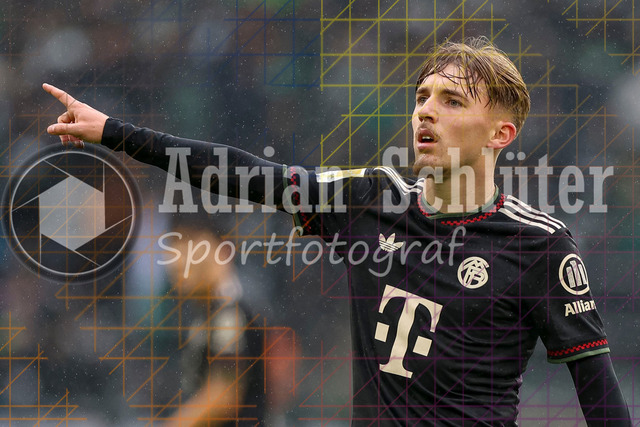 Borussia Mönchengladbach vs FC Bayern München - Bundesliga  | Mönchengladbach, Deutschland, 25.10.25:   Lennart Karl (FC Bayern München) gestikuliert, Gestik waehrend des Spiels der Bundesliga zwischen Borussia Mönchengladbach vs FC Bayern München im Stadion im Borussia Park(Foto von Brauer-Fotoagentur / Adrian Schlueter)