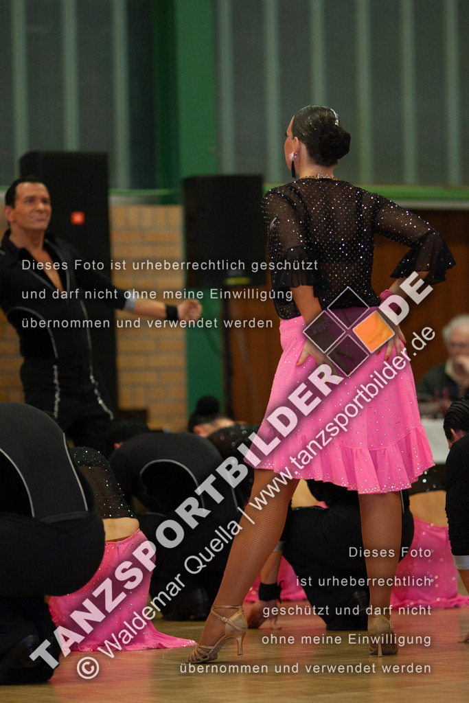 20090124-10088 | Hier finden Sie Tanz Bilder vom Latein und Standard Formationen tanzen. Sportbilder vom Tanzsport. Schöne Fotos und von Weltmeisterschaft, Europameisterschaft, Bundesliga, Regionalliga, Oberliga und Landesliga sowie von GOC Stuttgart, DanceComp, WM Bremen