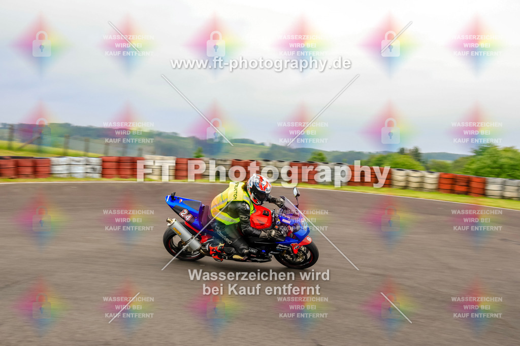 OBK-5575 | Hier findet Ihr Bilder von Touristenfahrten auf der Nürburgring Nordschleife oder von anderen Veranstaltungen die ich besucht habe. Viel Spass beim Durch Schauen 