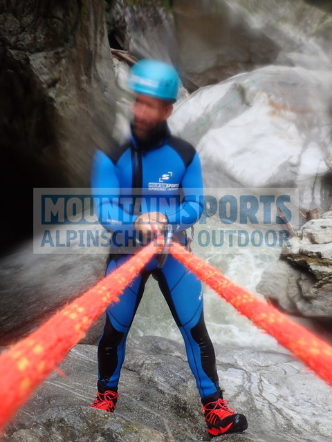 P8060125 | Bestelle die Bilder deines Berg- oder Wasser-Abenteuers mit Mountain Sports bequem von zu Hause aus direkt über unseren Online Fotoshop von pictrs.com. - Realisiert mit Pictrs.com