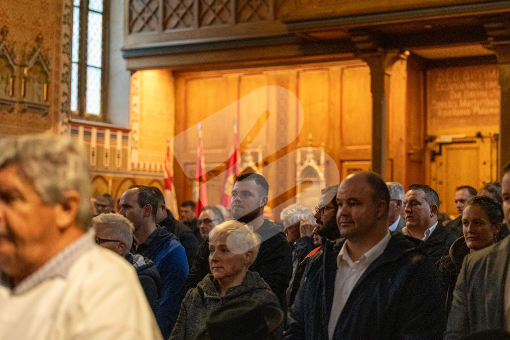 SKE100J_4588 | Die Schwinger des Schwyzer Kantonalen Schwingerverbandes: Fotos, die Dynamik und Leidenschaft festhalten, sowie emotionale Momente aus dem traditionellen Schwingsport zeigen. - Realisiert mit Pictrs.com