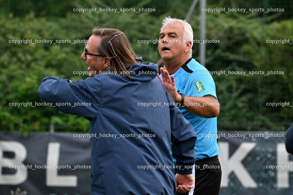 SAK vs. ATUS Ferlach | Headcoach SAK Richard Huber, Eric Erlbeck Referee, SAK vs. ATUS Ferlach, SAK vs. ATUS Ferlach am 01.08.2025 in Klagenfurt (Sportpark Welzenegg), Austria, (Photo by Bernd Stefan)