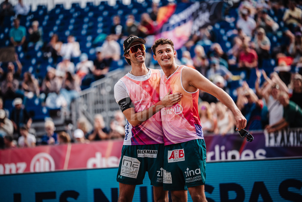 Beachvolleyball | Männer | Deutsche Meisterschaften 2025 Timmendorfer Strand | 05.09.2025 | v.l. Niklas Held und Hennes Nissen