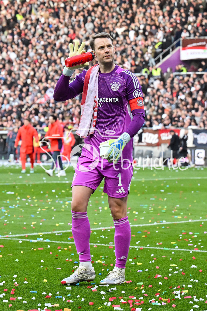 FC St. Pauli - FC Bayern München | ST. PAULI, DEUTSCHLAND - 11. APRIL: im Bild Manuel NEUER (FC Bayern Munich 1) während dem Bundesligamatch zwischen dem FC St. Pauli und dem FC Bayern München am 29. Spieltag im Millerntor Stadion / DFL REGULATIONS PROHIBIT ANY USE OF PHOTOGRAPHS AS IMAGE SEQUENCES AND/OR QUASI-VIDEO