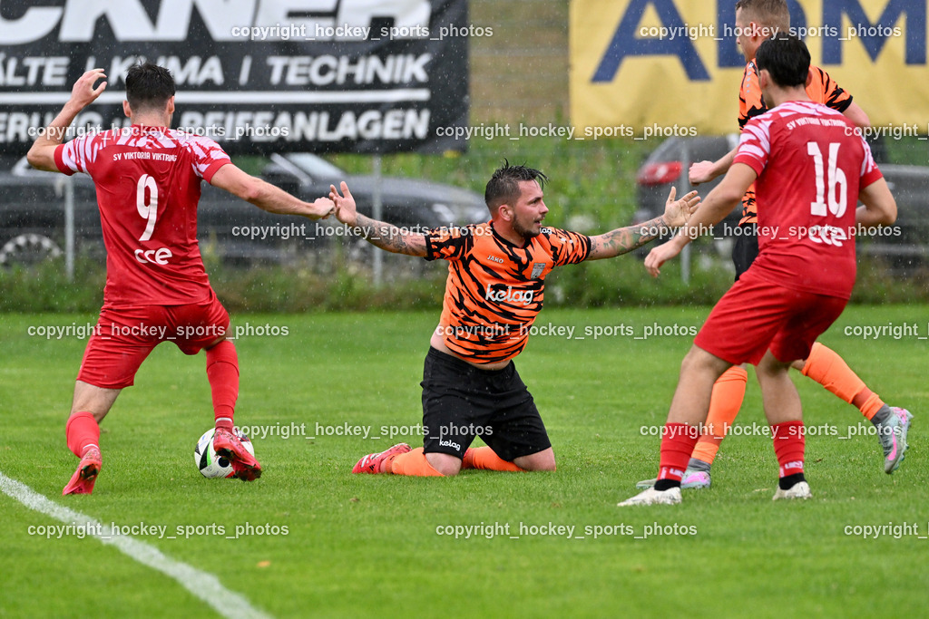 SV Viktoria Viktring vs. FC Mondi Frantschach | #9 Thomas Mayr SV Viktoria Viktring, #12 Rene Knauder FC Frantschach, #16 Jonas Christoph Draxl SV Viktoria Viktring, SV Viktoria Viktring vs. FC Mondi Frantschach, SV Viktoria Viktring vs. FC Mondi Frantschach am 02.08.2025 in Klagenfurt (Sportplatz Viktrink), Austria, (Photo by Bernd Stefan)