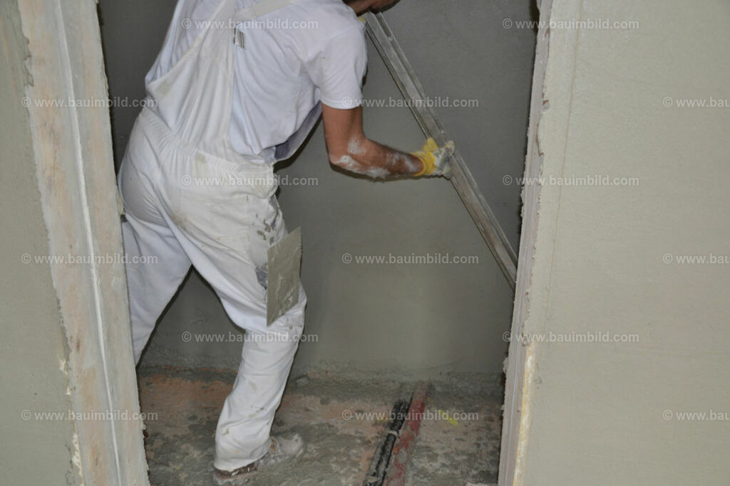 bib-lg18-putzarbeiten-0037 | Nach LV-Leistungsgruppen sortierte Detailfotos über den Bau eines Hauses. Alle Hausbau-Bilder direkt vom Urheber und Autor der Website Haus-Selber-Bauen.com