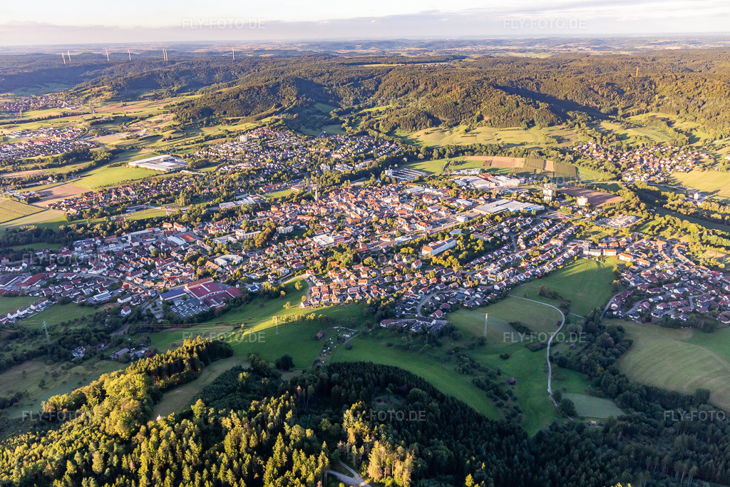 Luftbild: Ortsansicht der Straßen und Häuser der Wohngebiete in Gaildorf im Bundesland Baden-Württemberg in Deutschland. Foto: IMG_093658.jpg vom 22.08.2016 durch Werner Riehm/FLY-FOTO.de