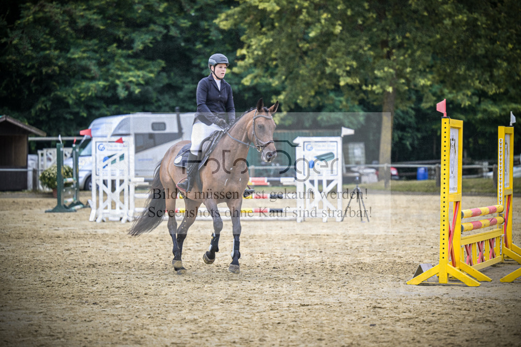 DOS_3092 | Entdecke hochwertige Reitturnierfotos von Foto Oger. Professionell, emotional und authentisch – jetzt Lieblingsmomente im Shop bestellen.Deutschlandweite Turnierfotografie. - Realisiert mit Pictrs.com