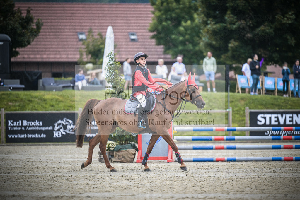 DOS_0050 | Entdecke hochwertige Reitturnierfotos von Foto Oger. Professionell, emotional und authentisch – jetzt Lieblingsmomente im Shop bestellen.Deutschlandweite Turnierfotografie. - Realisiert mit Pictrs.com