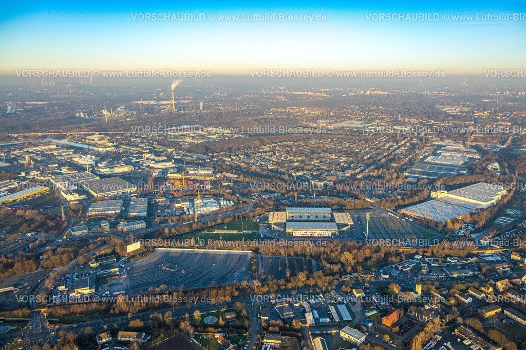 Essen241202968RWE-StadionAnDerHafenstrasse | Luftbild, Fußballstadion an der Hafenstraße des Clubs Rot-Weiss Essen,3. Bundesliga , Essen-Borbeck, Tribünen, ,Essen, Ruhrgebiet, Nordrhein-Westfalen, Deutschland