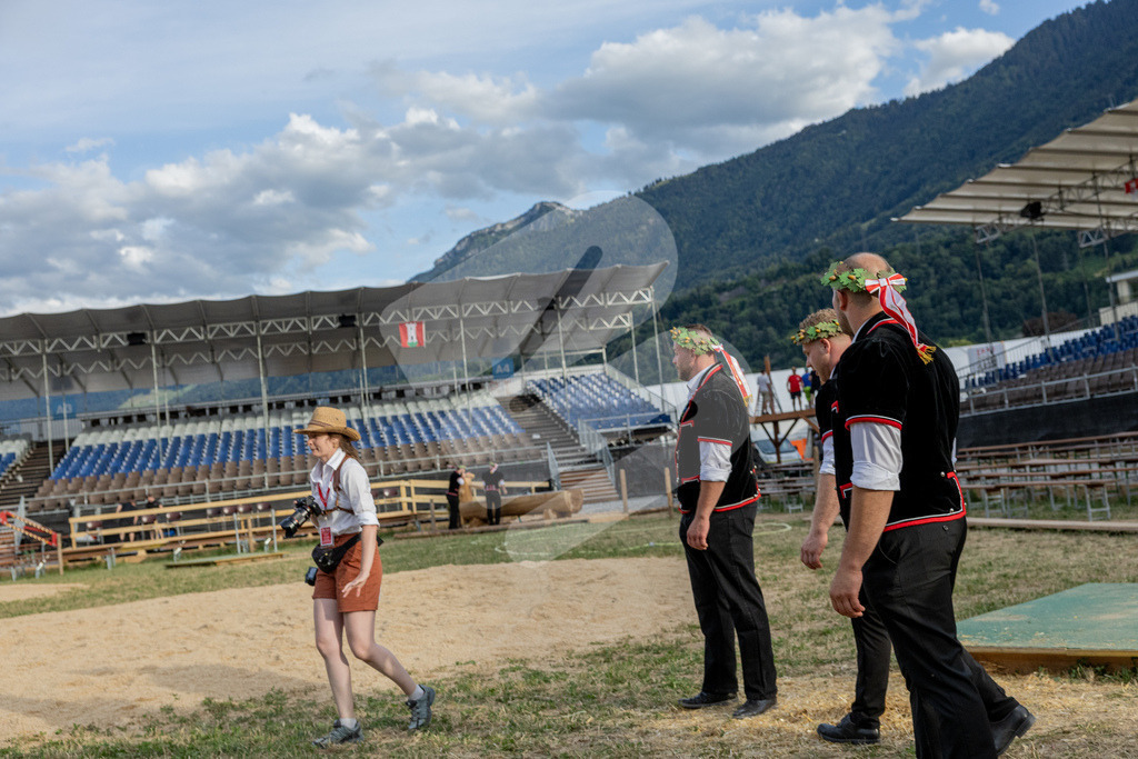 ISAF2026_Ehrung00089 | Die Schwinger des Schwyzer Kantonalen Schwingerverbandes: Fotos, die Dynamik und Leidenschaft festhalten, sowie emotionale Momente aus dem traditionellen Schwingsport zeigen. - Realisiert mit Pictrs.com