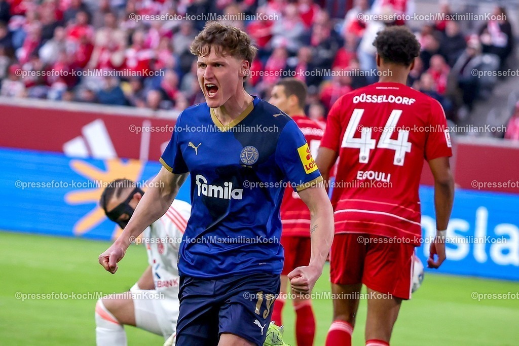F9510042601072 | 10.04.2026, Fußball, Fortuna Düsseldorf - Holstein Kiel, 2. Fußball Bundesliga, Herren, Merkur Spiel-Arena, 29. Spieltag, Saison 2025 2026: Torjubel nach dem Tor zum 1:0 durch Torschütze Phil Harres&nbsp; (Holstein Kiel #19)    DFB regulations prohibit any use of photographs as image sequences and or quasi-video.
