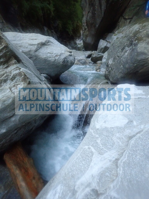 P8140360 | Bestelle die Bilder deines Berg- oder Wasser-Abenteuers mit Mountain Sports bequem von zu Hause aus direkt über unseren Online Fotoshop von pictrs.com. - Realisiert mit Pictrs.com