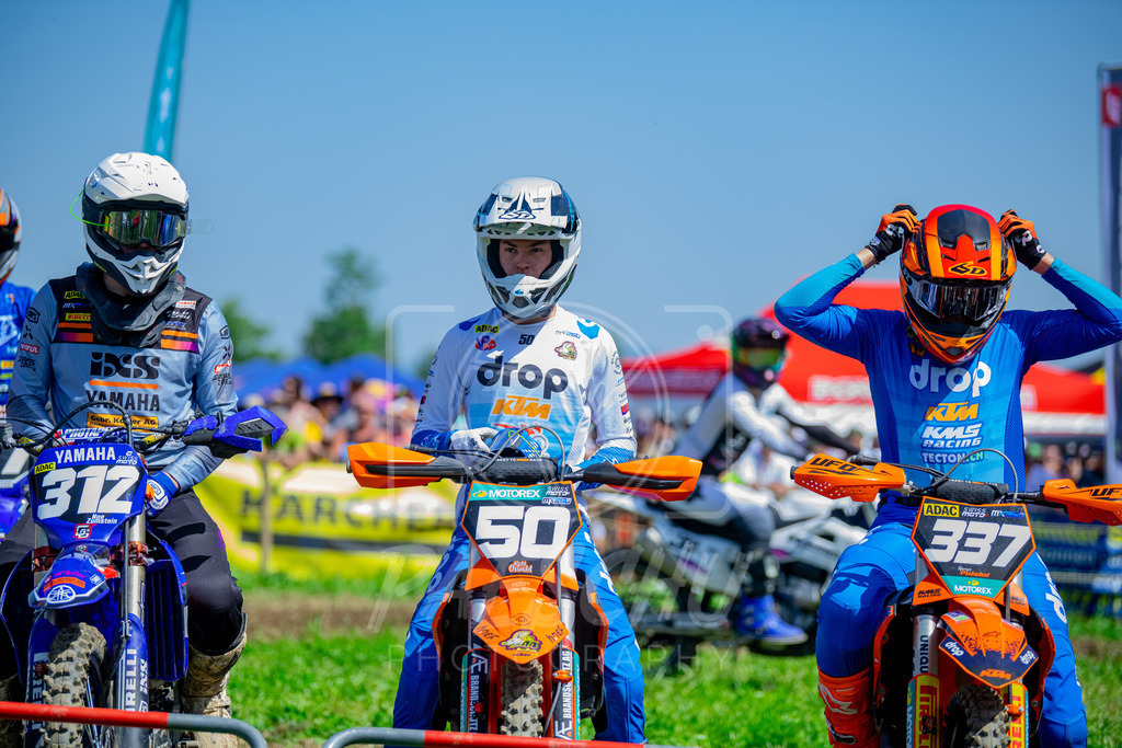 MX 2 (261) | Paeschuphoto Shop - Wer nicht sucht der auch nicht findet.Ob Motocrossbilder oder von einem besuchtem Spiel, Hauptsache Action. - Realisiert mit Pictrs.com