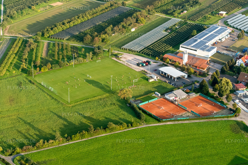 Luftbild: Tennisplätze des TC Nußbach e.V. und Fussball Trainingsplatz des SV Nussbach im Ortsteil Nußbach in Oberkirch im Bundesland Baden-Württemberg in Deutschland. Foto: P1010189.jpg vom 15.09.2014 durch Werner Riehm/FLY-FOTO.deTC Nußbach e.V