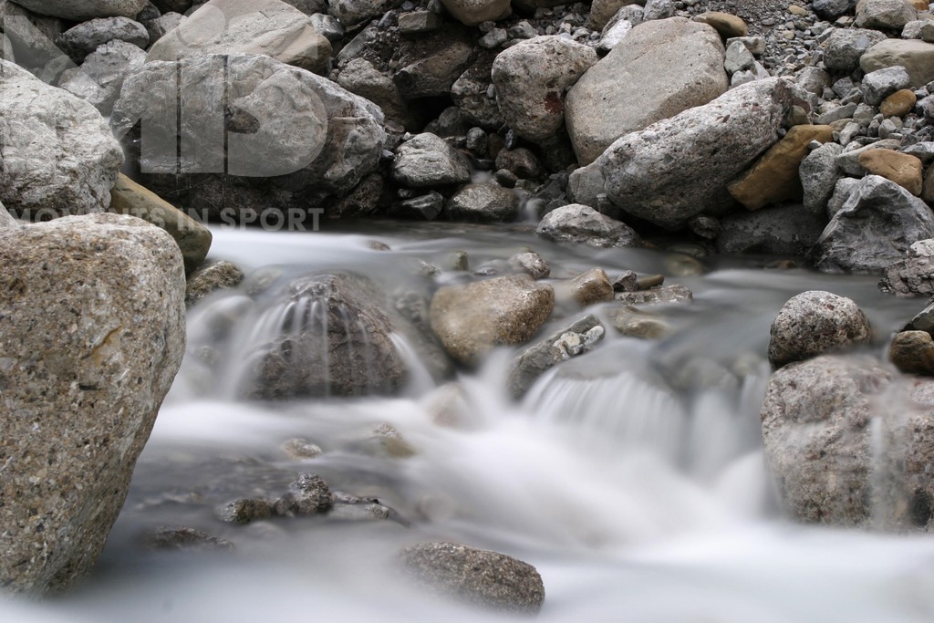 04062931.jpg | Gebirgsbach auf dem Weg von Pfafflar Richtung Muttekopf, Lechtal, Oesterreich,

*COPYRIGHTS BY: S P O R T P R E S S E F O T O  M.I.S., I N N S B R U C K E R S T R . 12, 87719 M I N D E L H E I M, Tel: 08261/20944 oder 01713812882,  B a n k v e r b: Spk. MN, Kto.Nr: 810013276, BLZ: 73150000, Steuer-Nr.: 140/216/40124 FA-MN Honorar Bitte mit 7% MwSt und Belegexempl.   - Realisiert mit Pictrs.com