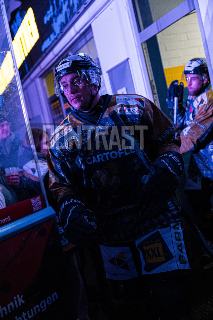 Eishockey I Herren I Saison 2025-2026 I Regionalliga Nord I Adendorfer EC - Harzer Falken | CONTRAST ZERØ MEDIA - Realisiert mit Pictrs.com