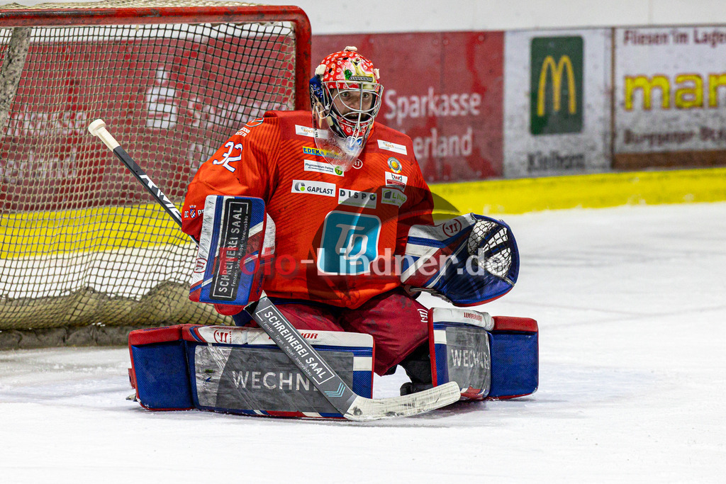 EC Peiting vs Blue Devils Weiden | Eishockey Oberliga Süd 2023/2024, EC Peiting vs Blue Devils Weiden, 20240126,
Andreas MAGG (ECP Goali 32) in Aktion,
2024-01-26 in Peiting (Eisstadion)
32 Andreas MAGG (ECP Goali 32)
Copyright: WolfgangxLindner