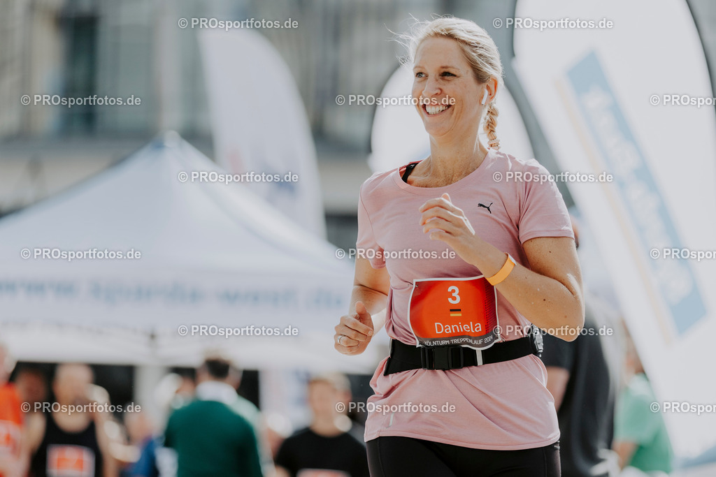 240825_Treppenlauf-49 | Professionelle Fotos Ihrer Laufsportveranstaltung.