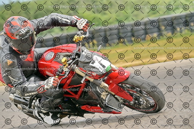 25bt05-1200 | markuskiefer.com - Realisiert mit Pictrs.com
