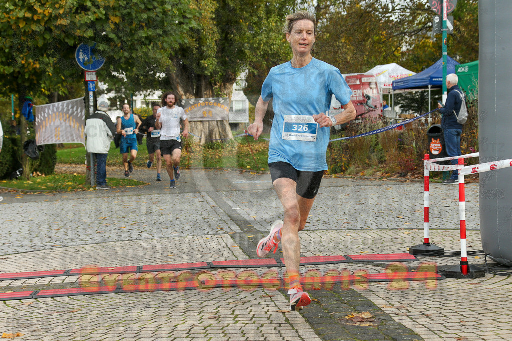 241020_1005_EX1_7692 | Sportfotografie im Rhein-Sieg Kreis, Köln, Bonn, NRW, Rheinland Pfalz, Hessen, etc. Unser Tätigkeitsfeld umfasst den Laufsport vom Volkslauf über den Marathon, Duathlon, Triathon bis zum Ultralauf wie Kölnpfad Ultra oder Schindertrail.