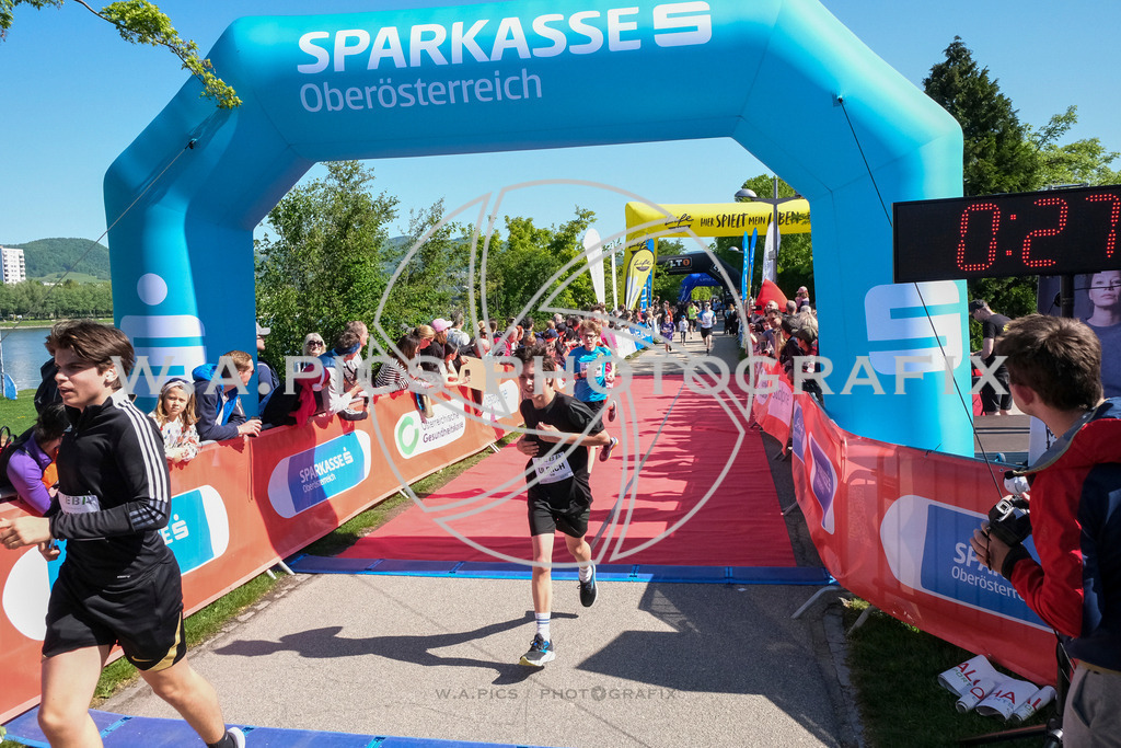 ..... | LINZ,AUSTRIA,27.April 24, Int. 3 Brückenlauf Linz  , Image shows: Photo: WAPICS / Michael ring