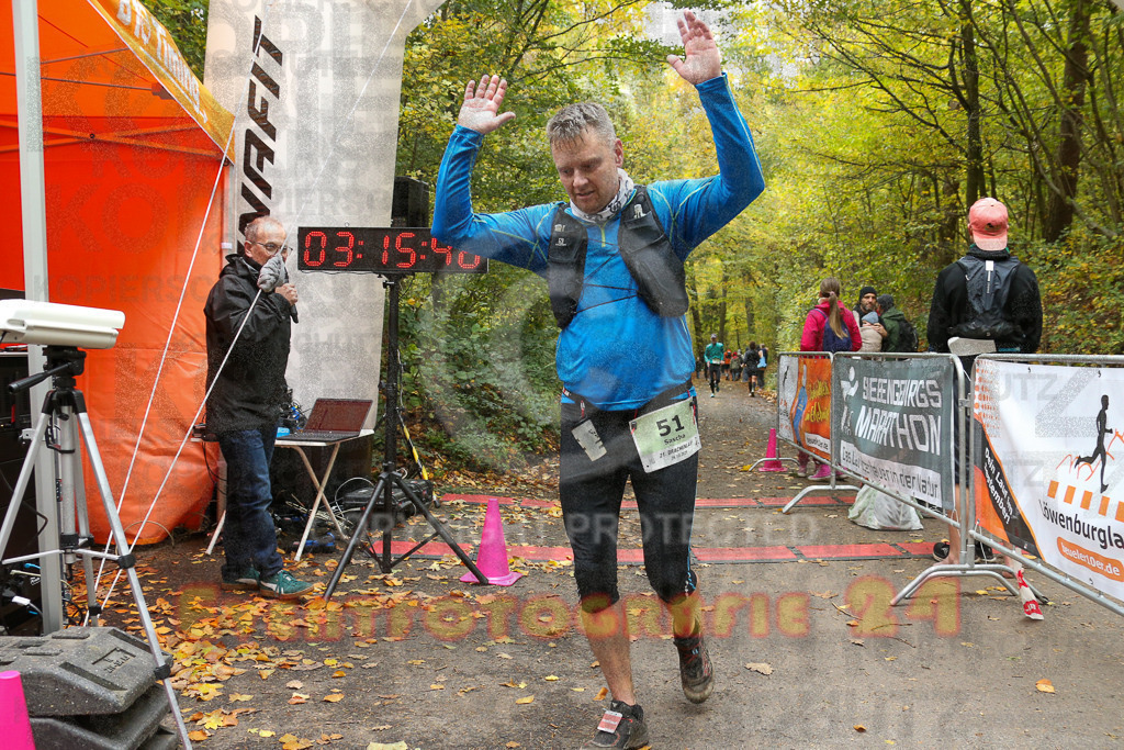 251026_1317_EX1_3100 | Sportfotografie im Rhein-Sieg Kreis, Köln, Bonn, NRW, Rheinland Pfalz, Hessen, etc. Unser Tätigkeitsfeld umfasst den Laufsport vom Volkslauf über den Marathon, Duathlon, Triathon bis zum Ultralauf wie Kölnpfad Ultra oder Schindertrail.