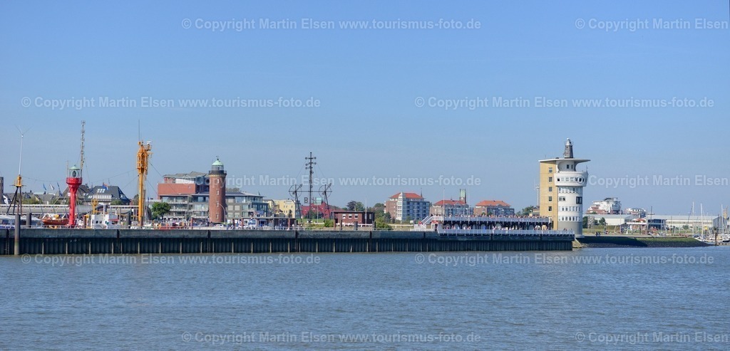 Cuxhaven_ELS_6203140831p | Cuxhaven - Aufnahmedatum: 28.08.2014, Aufnahmehöhe:  m, Koordinaten:  - , Bildgröße: 7359 x  3543 Pixel - Copyright 2014 by Martin Elsen, Kontakt: Tel.: +49 157 74581206, E-Mail: info@schoenes-foto.deSchlagwörter:Hafen,Alte Liebe,Schiffe,Meer,Container,Segelboot,Ferien,Kurort,Strand,Tourismus,Urlaub, - Realisiert mit Pictrs.com