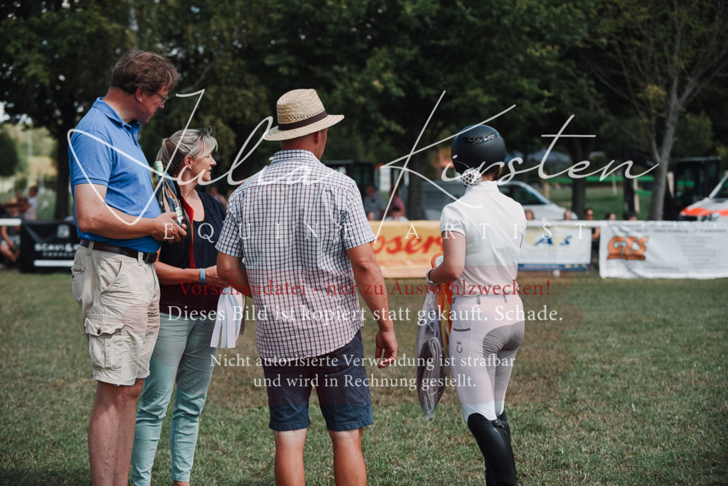 DSC_5881 | Pferde- und Turnierfotografie in Westsachsen. Pferdeportraits, Auftragszeichnungen und intuitive Kunst.