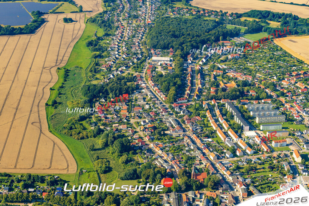 Schrägluftbild  Damgarten  Ribnitz-Damgarten - Das Luftbild wurde 2025 vom UL-Flugzeug heraus erstellt (ohne Drohne- keine Drohnenaufnahme ) - Hochauflösende Luftaufnahme -Nicht vergleichbar mit Google Maps oder Satelittenbilder- Die Geschenkidee !Mit Lizenz und Bildrechte bestellbar