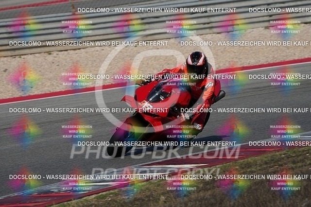 2025_11_02_PBK_42406 | Sportfotografie; SlowMotion; Video; Rennstrecke; Hafeneger; RSE; Speer; Trackday; Motorsportarena; Hockenheimring; Brno; Most; Barcelona; Valencia, Benny; Kaetzmer;