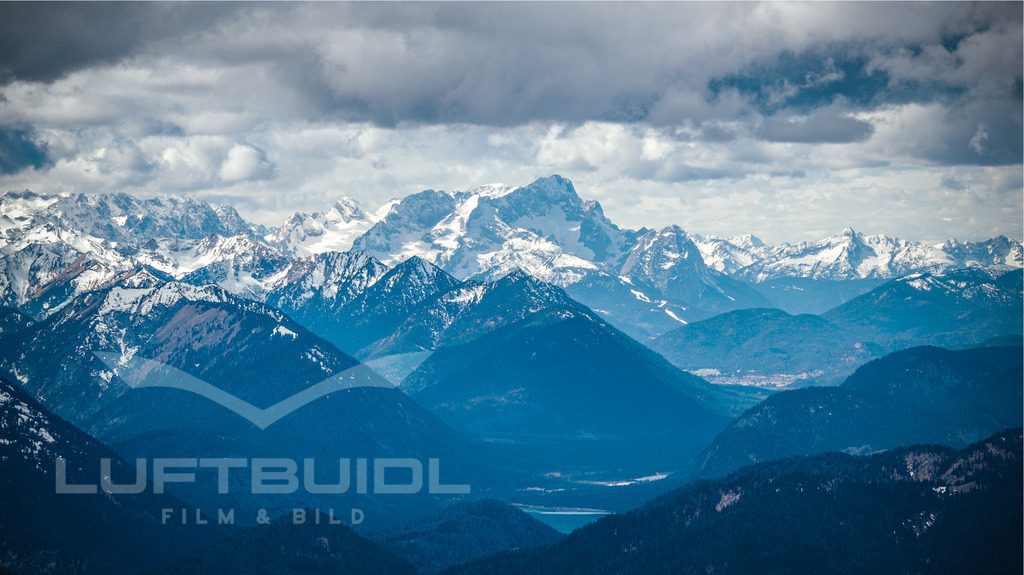 Blick vom Risserkogel zur Zugspitze; W40 | LuftBuidl Tegernsee - Realisiert mit Pictrs.com