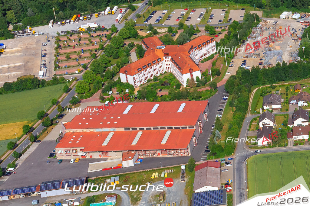 Die Luftaufnahme Giechkroettendorf - Weismain wurde vom UL-Flugzeug (keine Drohne) aus fotografiert.Hohe Druck- Auflösung-die Geschenkidee!