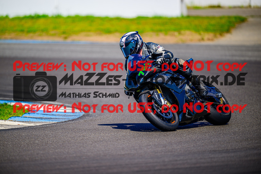 MaZZes_FotoMatrix_240520_6021986_7493 | WEISS