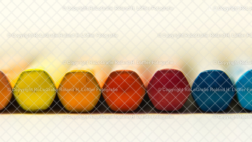 Buntstifte-02 | Buntstifte in einer Reihe, im Paket, einzeln bunt und farbig - Realisiert mit Pictrs.com