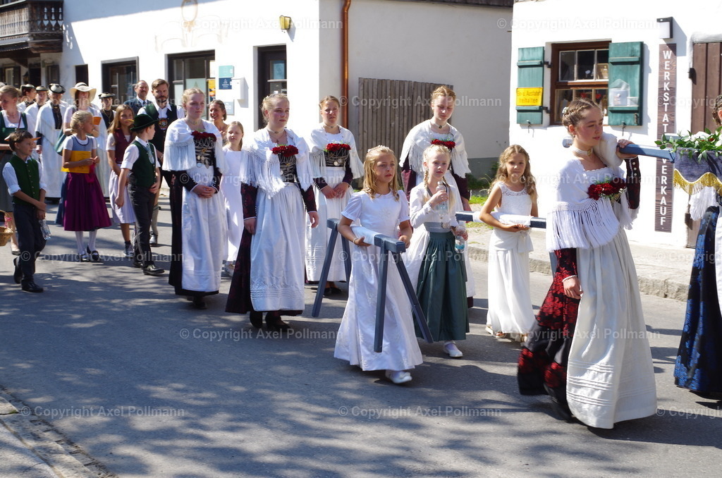 IMGP3823 | fotografiert von Axel PollmannLeonhardi Wallfahrt Benediktbeuern und Murnau, Fronleichnam, Fasching, Landschaft im Loisachtal und Benediktbeuern  - Realisiert mit Pictrs.com