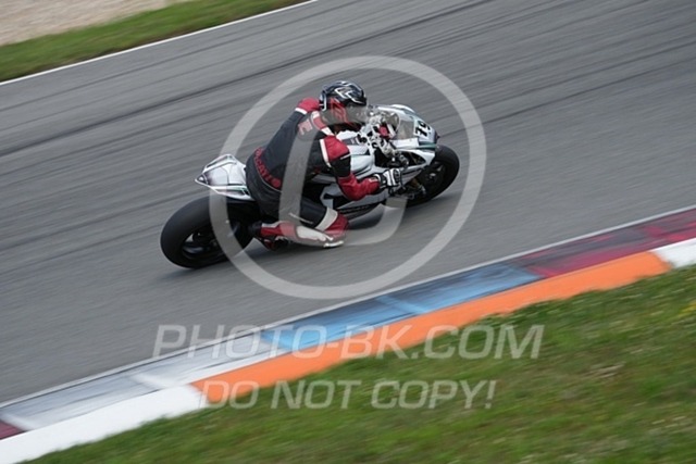 2024_07_19_PBK_14288 | Sportfotografie; SlowMotion; Video; Rennstrecke; Hafeneger; Speer; Racing; RSE; BMW; CBO; Trackday; Motorsportarena; Hockenheimring; Brno; Most; Barcelona; Valencia