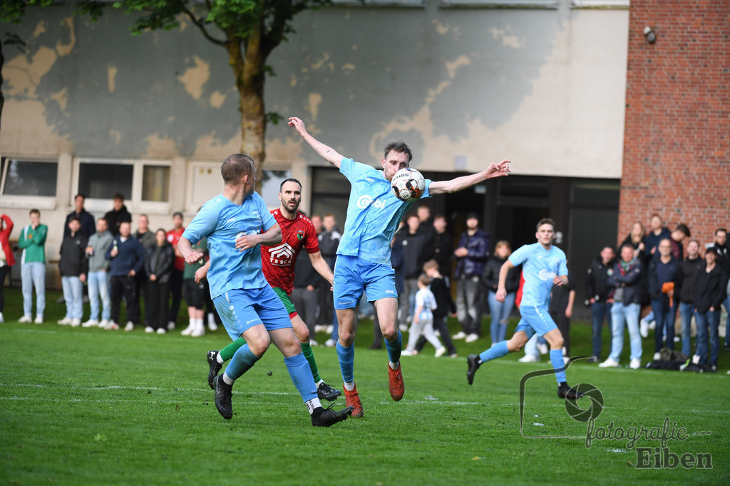 BV Bockhorn-SG FriPe | Relegation zur Kreisliga; BV Bockhorn (blau)-SG FriPe (rot) am 05.06.2025 in Oldenburg/Ofenerdiek (Lagerstraße), Photo: Philip Eiben 2025 - Realisiert mit Pictrs.com