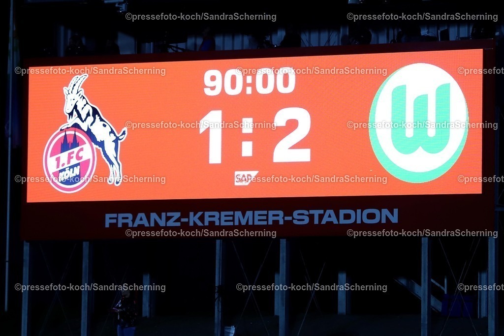 xssc21092501015 | 21.09.2025, xsscx, Frauen Fuﬂball, 1. FC Koeln - VfL Wolfsburg, 1. Fuﬂball Bundesliga, 3. Spieltag, Franz-Kremer-Stadion, Saison 2025 2026: Anzeigetafen zum 1:2 Endstand f¸r den VfL Wolfsburg DFB regulations prohibit any use of photographs as image sequences and or quasi-video. Nordrhein-Westfalen Deutschland