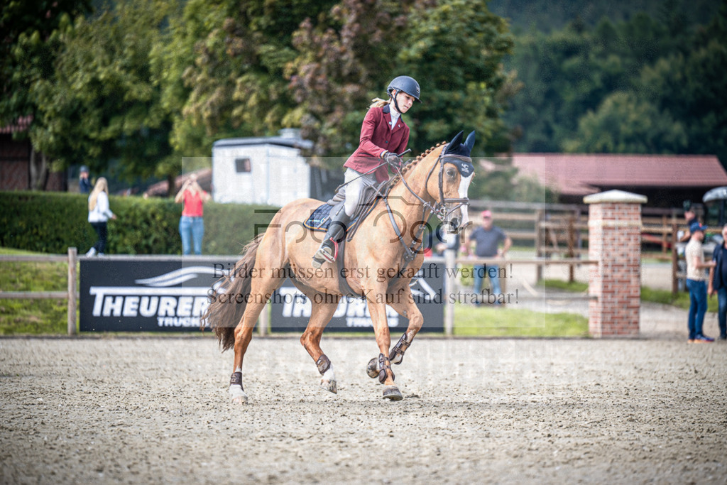 DOS_8899 | Entdecke hochwertige Reitturnierfotos von Foto Oger. Professionell, emotional und authentisch – jetzt Lieblingsmomente im Shop bestellen.Deutschlandweite Turnierfotografie. - Realisiert mit Pictrs.com