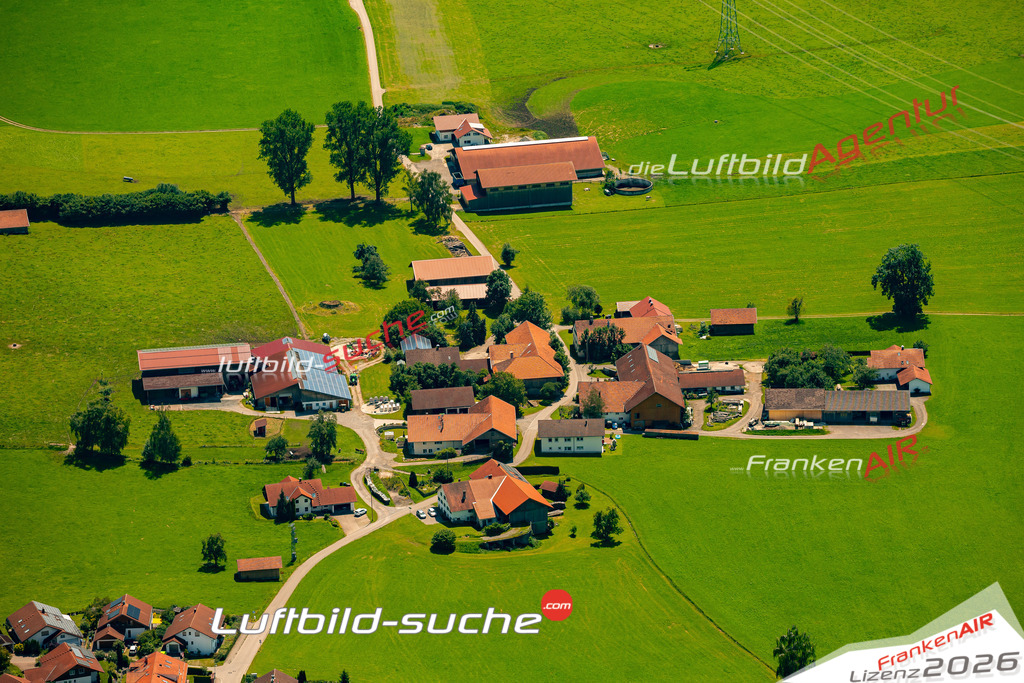Das Luftbild zeigt :  Haldenwang - Die Luftaufnahme wurde 2024 vom UL-Flugzeug aus erstellt ( keine Drohne ) - Hochauflösende Luftaufnahme - Für grossformatige Ausdrucke geeignet. Die Geschenkidee !Mit Lizenz und Bildrechte bestellbar