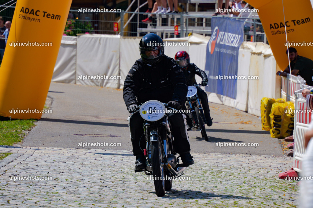 P1014740 | Erleben Sie atemberaubende, hochqualitative Fotos Ihrer Fahrt entlang der malerischen Alpenstraßen. Besuchen Sie alpineshots.com, um professionelle Aufnahmen Ihrer unvergesslichen Reise zu finden und zu kaufen - Realisiert mit Pictrs.com