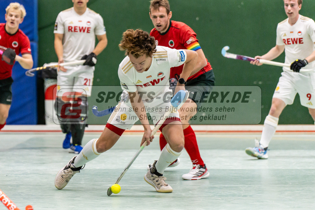 SFE_20250112_0038 | Köln, Deutschland, 12.01.2025:  ßHockey 1. Bundesliga Damen Rot-Weiss Köln - Crefelder HTC im KTHC Stadion Rot-Weiss Köln Tennis and Hockey Club am 12.01.2025 in Köln, Deutschland. (Foto von Stephan Fehrmann)Köln, Germany, 12.01.2025: ßHockey 1. Bundesliga Damen Rot-Weiss Köln - Crefelder HTC in KTHC Stadion Rot-Weiss Köln Tennis and Hockey Club at 12.01.2025 in Köln, Deutschland. (Foto from Stephan Fehrmann)