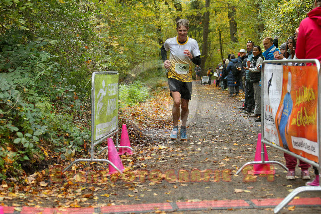 251026_1217_EX1_0026 | Sportfotografie im Rhein-Sieg Kreis, Köln, Bonn, NRW, Rheinland Pfalz, Hessen, etc. Unser Tätigkeitsfeld umfasst den Laufsport vom Volkslauf über den Marathon, Duathlon, Triathon bis zum Ultralauf wie Kölnpfad Ultra oder Schindertrail.