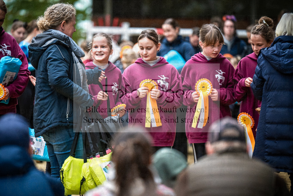 DOS_0404 | Entdecke hochwertige Reitturnierfotos von Foto Oger. Professionell, emotional und authentisch – jetzt Lieblingsmomente im Shop bestellen.Deutschlandweite Turnierfotografie. - Realisiert mit Pictrs.com