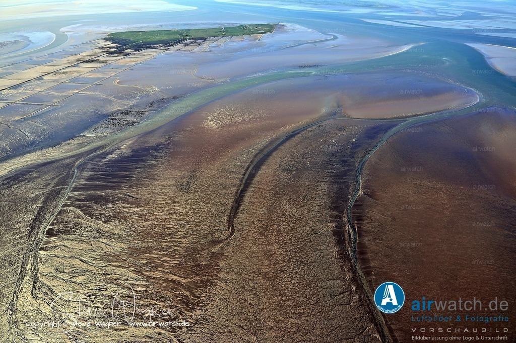 Halligen-Inseln-Weltnaturerbe-Wattenmeer-Mai-23-airwatch-wagner-240A2593 | Entdecken Sie atemberaubende Luftbilder und Fotografien auf airwatch.de - Tauchen Sie ein in eine Welt voller faszinierender Aufnahmen aus der Vogelperspektive.