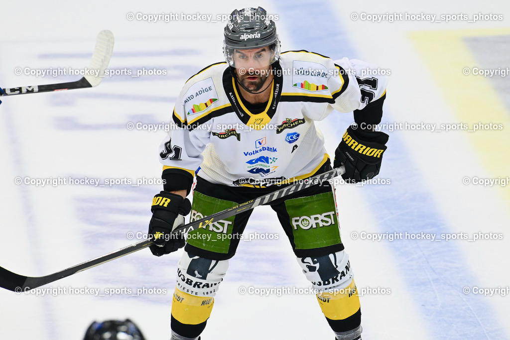 EC IDM Wärmepumpen VSV vs. HC Pustertal 8.10.2023 | #91 PETAN Alex HC Pustertal, EC IDM Wärmepumpen VSV vs. HC Pustertal 8.10.2023, EC IDM Wärmepumpen VSV vs. HC Pustertal am 08.10.2023 in Villach (Stadthalle Villach), Austria, (Photo by Bernd Stefan)
