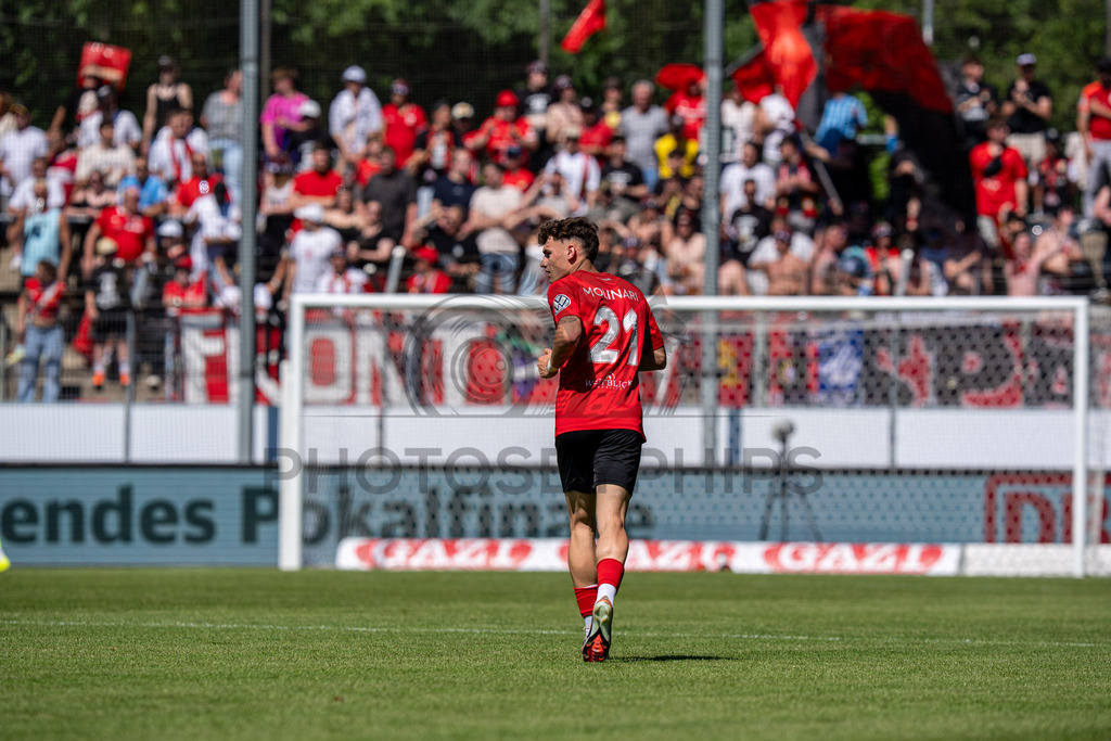 Stuttgarter Kickers vs. SG Sonnenhof Großaspach, Fussball, WFV-Pokal, Finale, 23.05.2026 | Luca Molinari (SG Sonnenhof Großaspach, #21),Stuttgarter Kickers vs. SG Sonnenhof Großaspach, Fussball, WFV-Pokal, Finale, 23.05.2026