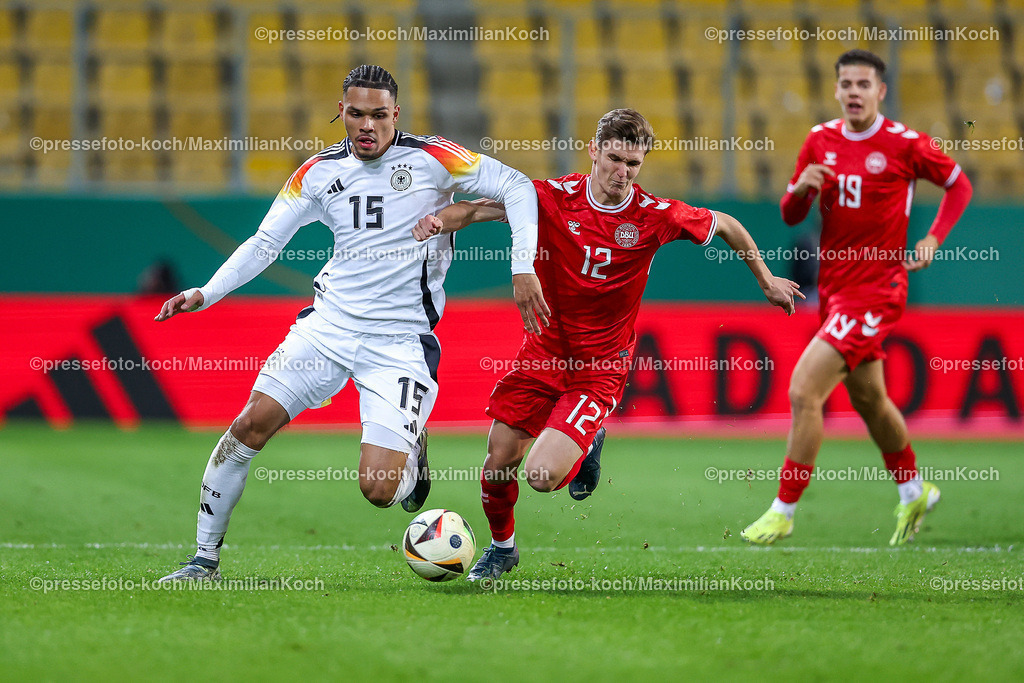 DFB15112402205 | 15.11.2024, Fußball, U21 Länderspiel Deutschland - Dänemark, Tivoli Stadion Aachen, Saison 2024 2025: Pharrel Nnamdi Collins (U21 GER #15) gegen Elias Jelert Kristensen (U21 DEN #12)