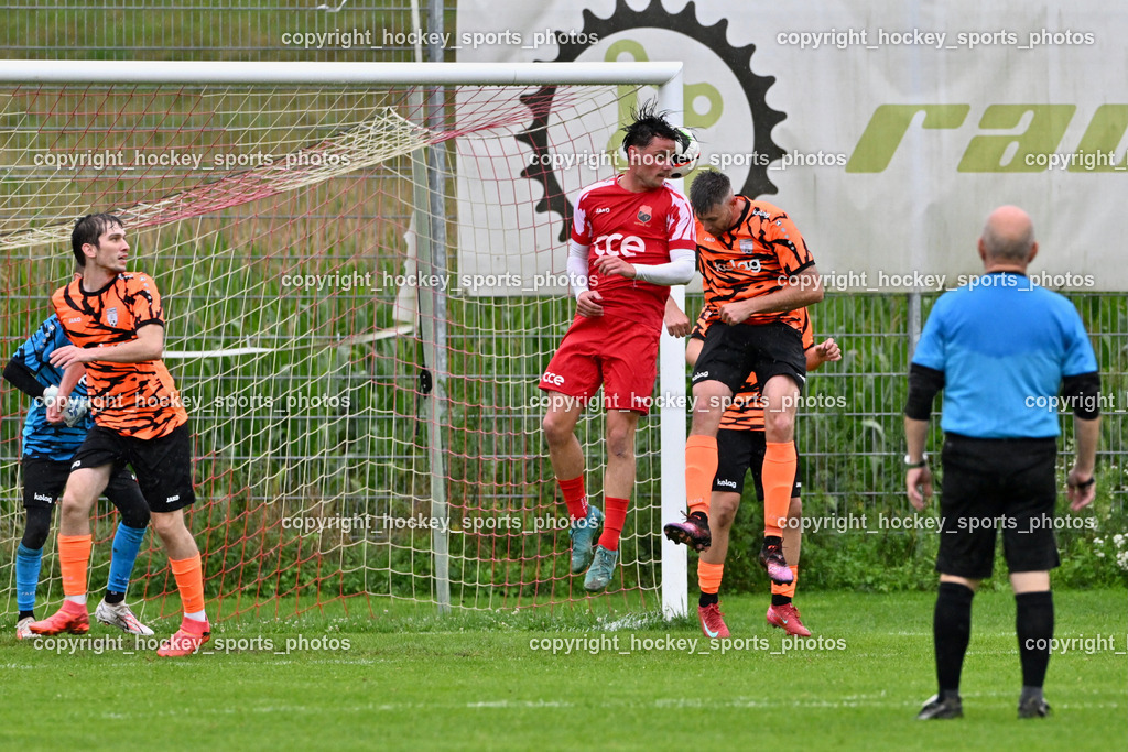 SV Viktoria Viktring vs. FC Mondi Frantschach | #1 Lukas Knapp FC Frantschach, #7 Adam Uspanov FC Frantschach, #10 Raphael Kassler SV Viktoria Viktring, #11 Markus Schmerlaib FC Frantschach, SV Viktoria Viktring vs. FC Mondi Frantschach, SV Viktoria Viktring vs. FC Mondi Frantschach am 02.08.2025 in Klagenfurt (Sportplatz Viktrink), Austria, (Photo by Bernd Stefan)